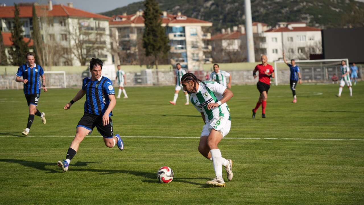Muğlaspor, Karacabey Belediyespor’a Sahasında 3-0 Mağlup Oldu 1